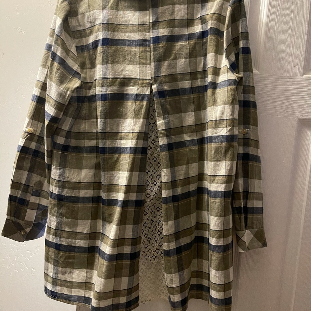 NWOT Plaid shirt